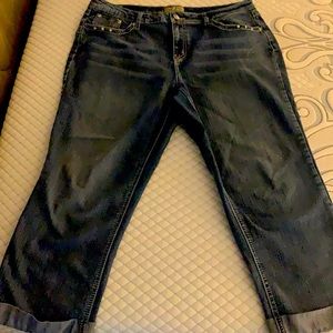 Earl Jean Denim Capris